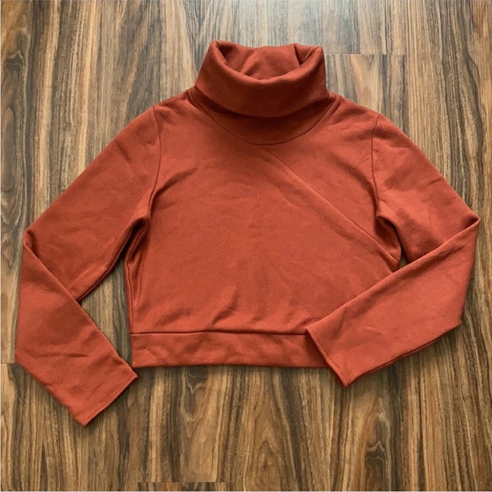 NWOT Alo Yoga Soleil Cropped Turtleneck - Picture 5 of 16